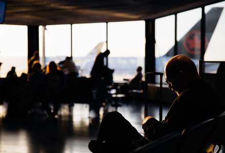 Politico: Compensațiile pentru zborurile întârziate ar putea să dispară sau să fie reduse