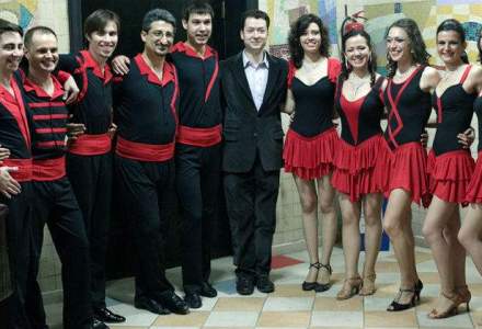 (P) Din pasiunea pentru stilul latin: cum a decurs drumul spre succes a uneia dintre cele mai mari scoli de dans din Bucuresti