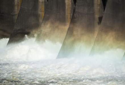 Complexul Energetic Oltenia acuza statul ca il obliga sa plateasca de patru ori apa de racire