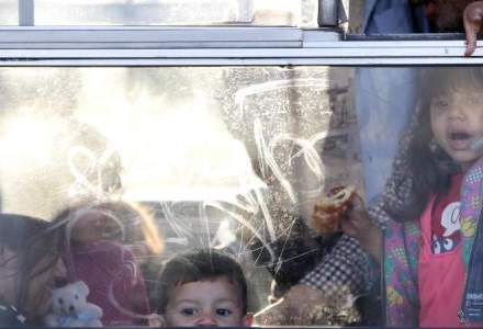 Disperare in Croatia: imigrantii s-au batut pe locuri si au intrat pe ferestre in tren