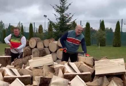 VIDEO: Lukașenko ia Europa peste picior: S-a filmat tăind lemne pentru a ajuta Europa să nu moară de frig