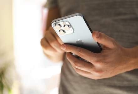 Goana românilor după iPhone: OLX anunță o scădere de peste 40% a prețului la iPhone 13