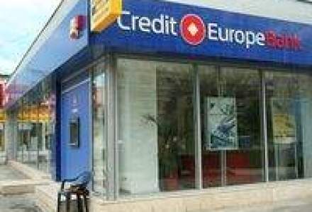 200 de persoane s-au adunat in fata sucursalei Credit Europe Bank din Brasov