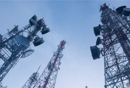 Trei operatori de telecomunicaţii candidează pentru alocarea de frecvenţe 5G