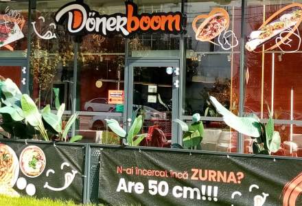 Donerboom, un fast-food deschis recent în București, este primul care oferă o șaorma de jumătate de metru