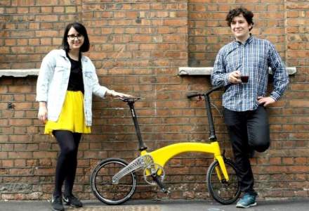O revolutie romaneasca care uimeste o lume intreaga. Doi tineri au creat cea mai usoara bicicleta pliabila din lume: povestea unei idei care prinde viteza deja pe Kickstarter