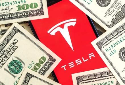 Musk a vândut acțiuni Tesla de aproape 4 mld. dolari pentru a avea bani să cumpere Twitter