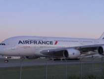 Doua avioane Air France,...