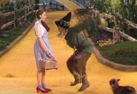 Rochia lui Dorothy din Vrajitorul din Oz, la licitatie