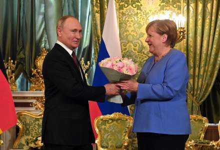 Merkel spune că a încercat în zadar să-şi convingă partenerii să discute cu Putin