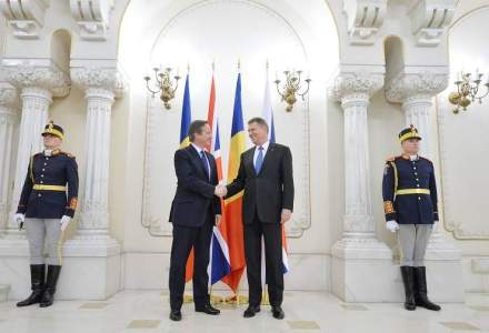 Premierul Marii Britanii, David Cameron, este primit de presedintele Iohannis la Palatul Cotroceni