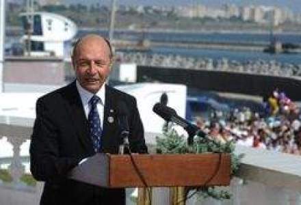 Basescu si Boc renunta la serviciile politistilor. Cum comentati?