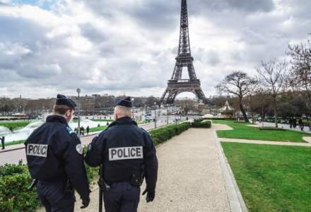 Charlie Hebdo, dupa un an: Un barbat inarmat a incercat sa atace un sediu al politiei din Paris