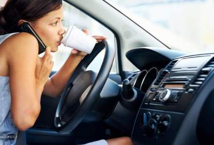 Suntem dependenti de smartphone: 70% dintre soferi vorbesc la volan