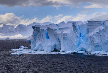 Studiu: Nu este imposibilă oprirea topirii calotei glaciare din Antarctica