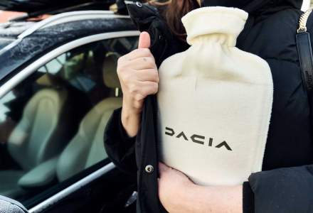 Dacia oferă gratis recipiente cu apă caldă clienților, ironizând programele de abonamente ale BMW