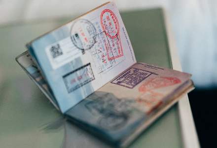 Ștampilele de pe pașaport vor deveni istorie. Noul sistem UE va permite înregistrarea digitală a pasagerilor