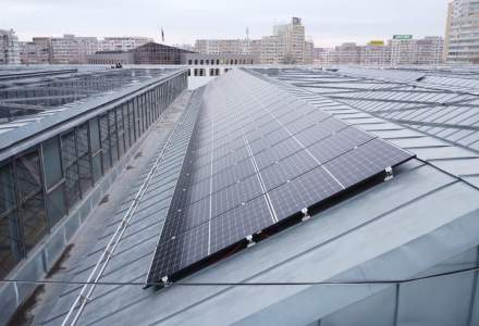 Panouri solare pe acoperișul Halelor Obor. Cât vor acoperi din consumul clădirii