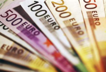 Europenii prefera mai mult banii cash? Lichiditatile au crescut cu 8% in 2015 in contextul temerilor economice