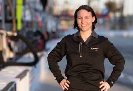 Laura Klauser, General Motors, despre succesul unei femei în cele mai lungi curse din lume