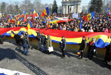 Republica Moldova face istorie. Majoritatea pro-occidentală a votat introducerea sintagmei "limba română" în Constituția țării