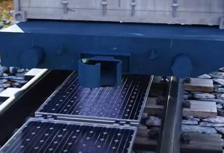 Elvețienii instalează în premieră panouri fotovoltaice între șinele de cale ferată