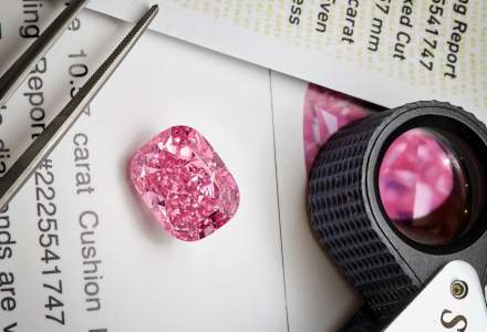 Diamant roz, scos la licitație, pentru 35 de milioane de dolari