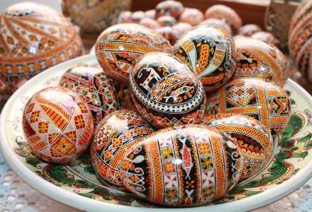 Cum arată cu adevărat Paștele în Bucovina: Biserica, Balul Gospodarilor și ouăle încondeiate