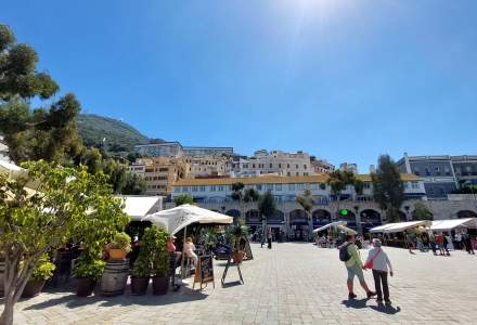 [FOTO] Vizită în Gibraltar, un paradis fiscal unde mergi pentru priveliște, maimuțe, alcool și țigări