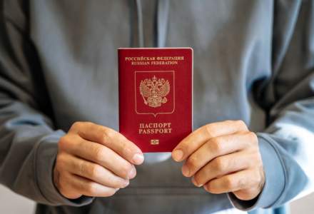 Ucrainenii din teritoriile ocupate, sfătuiți să accepte pașapoartele rusești "pentru a putea supraviețui"