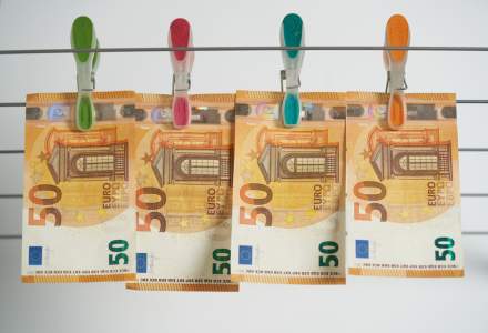 O bancă din București a încasat bancnote false în valoare de 240.000 euro