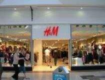 H&M isi amenajeaza spatiul...