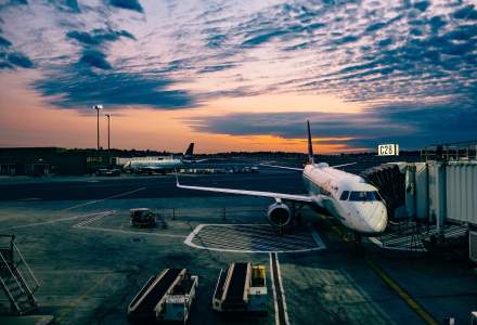 Companiile aeriene nu mai pot invoca moartea unui membru al echipajului ca motiv pentru a nu compensa pasagerii