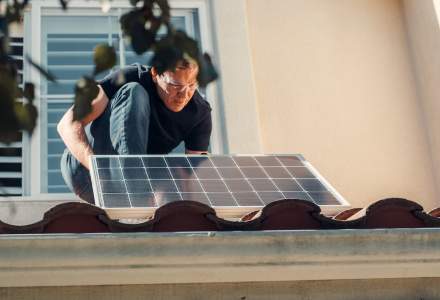 Casa Verde Fotovoltaice ”s-a dat” în nici 10 minute în București-Ilfov. S-au înscris aproape 5.000 de persoane