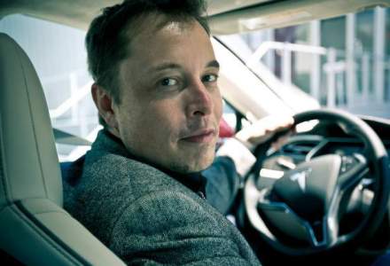 Elon Musk, CEO Tesla, a primit un salariu cash de aproximativ 37.000 de dolari anul trecut