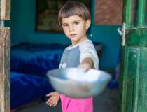 Sărăcia bate România: 1 din 2...