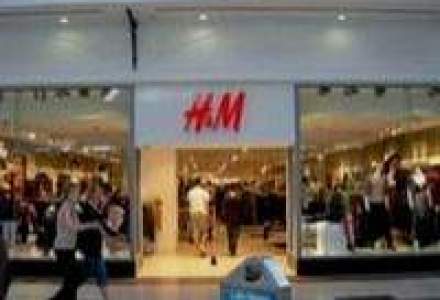 H&M deschide primul magazin in martie. Angajarile continua