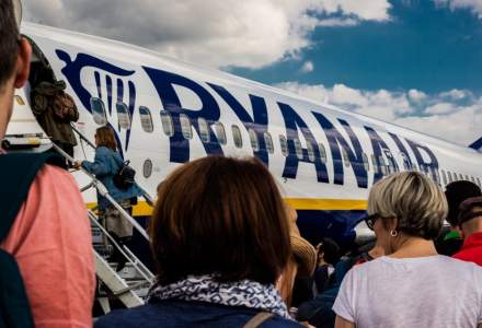 Ryanair, operatorul low-cost care vrea să bată Wizz Air în România, raportează un număr record de pasageri