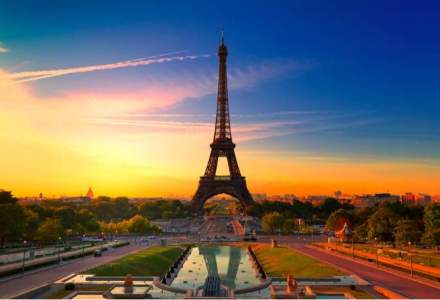 Cum poti sa petreci o noapte in primul apartament amenajat in Turnul Eiffel