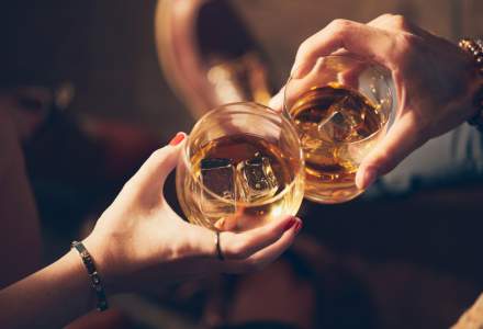 Românii renunță la alcool din cauza taxelor: încasările la buget au scăzut cu 2,6%