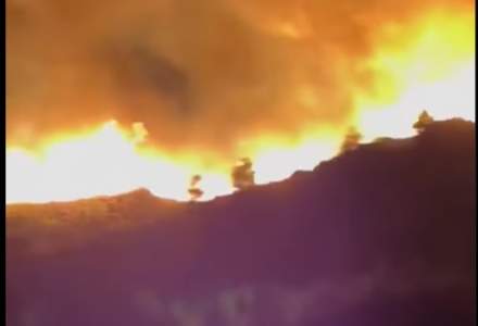 VIDEO Mii de turiști evacuați de pe insula grecească Rodos din cauza unui incendiu forestier masiv