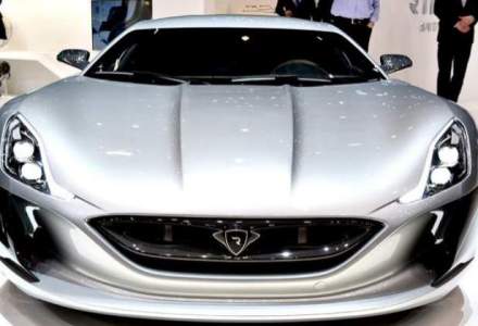 Un miliardar din Emirate a platit 4,9 mil. de dolari pentru a avea cifra 1 pe placuta de inmatriculare a masinii