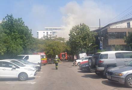 Incendiu la acoperișul a trei case din Sectorul 3 al Capitalei. Mai multe persoane au fost evacuate și necesită îngrijiri