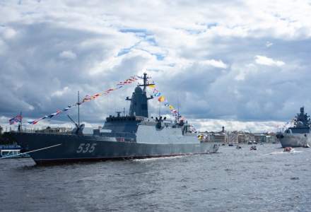 Rusia a lansat un exercițiu militar naval care include 50 de nave și 30 de avioane la granița NATO