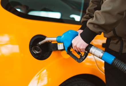 Studiu: Să alimentezi o mașină pe benzină este mai ieftin decât costul reîncărcării unui automobil electric