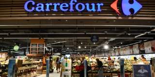 Consumul de răcoritoare și înghețată a crescut pe timp de caniculă la Carrefour. Cum arată datele și care sunt produsele-vedetă