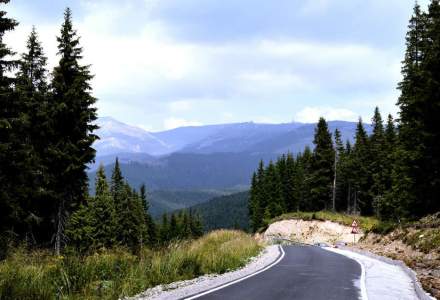 Cele mai frumoase drumuri din România. Șosele pe care nu trebuie să le ratezi în vacanță
