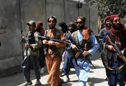 Cătușe pe presă: Talibanii arestează jurnaliști în mai multe zone din Afghanistan
