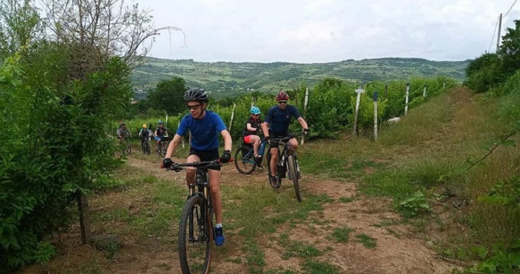 FOTO: Vin, drumeții și traseu cu bicicleta: S-a deschis Via Soarelui, traseul pentru cicloturism care uneşte judeţele Buzău şi Prahova