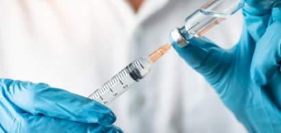 Încă o tranșă de vaccin Pfizer sosește în România: 697.320 de doze primește...